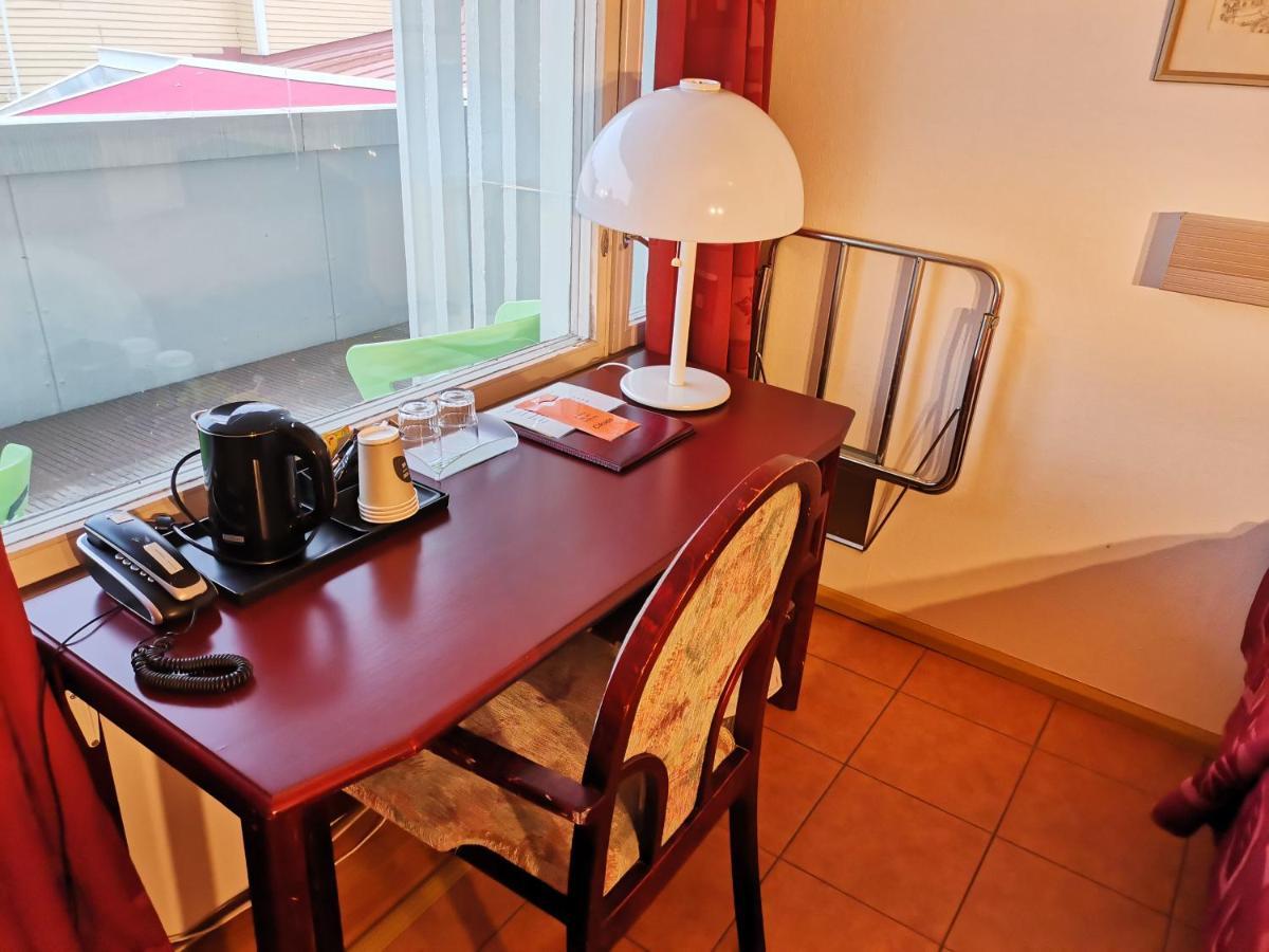 Hotel Cikada Mariehamn Bagian luar foto